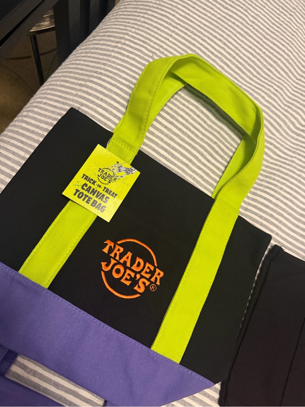 Complete set of 4 Trader Joe’s mini canvas Halloween bags (2025 release) - Picture 3 of 6